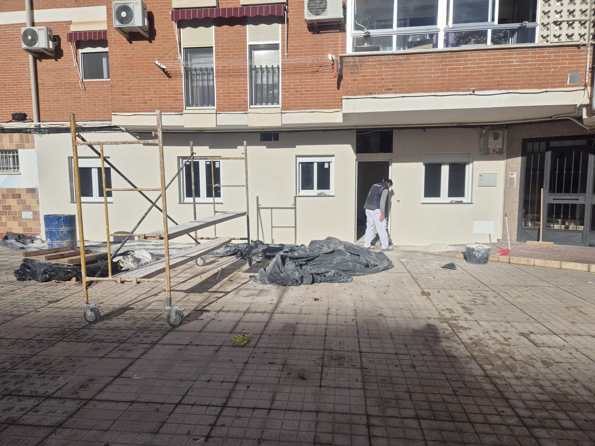 alisado de fachada después